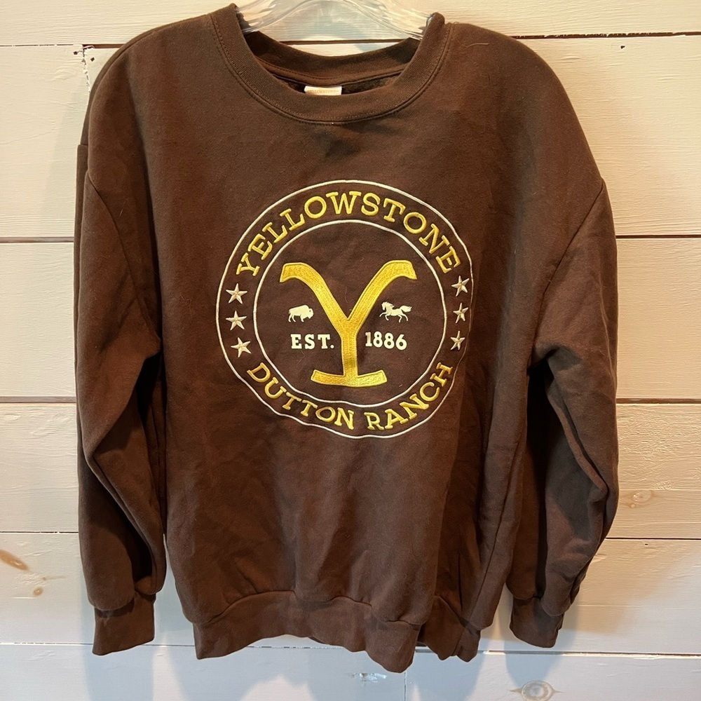 Yellowstone Dutton Ranch Brown Sweatshirt, sz medium, embroidered, GUC, TV show